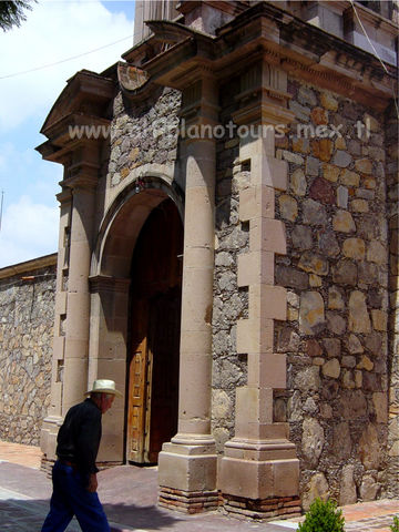 Aspectos religiosos del Cementerio de Encarnación de Díaz, Jal. (C) JJEO. DÍ NO A LA POSADERÍA (Plagio Posada).