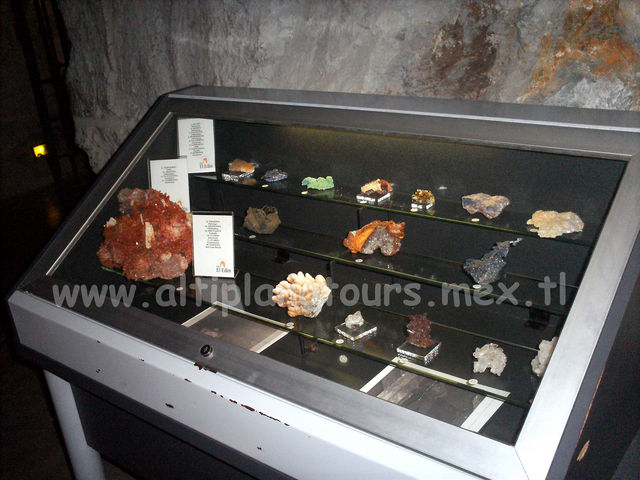 Visitando el Museo de Mineralogía en la Mina del Edén en el Centro Histórico de Zacatecas, Zac. (C) JJEO. DÍ NO A LA POSADERÍA (Plagio Posada).