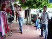 De compras entre los más de 2,500 locales comerciales de ropa de Villa Hidalgo, Jal. (C) JJEO. DÍ NO A LA POSADERÍA (Plagio Posada).